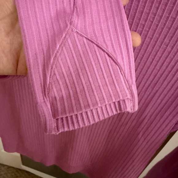 Lululemon Ribbed Long Sleeve Top Pink Purple Size 4 Thumbholes - Picture 4 of 11
